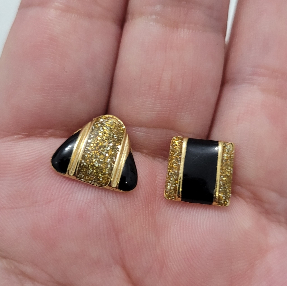 Vintage 1980s Asymmetrical Glitter Stud Gold Toned Black Earrings Geometric